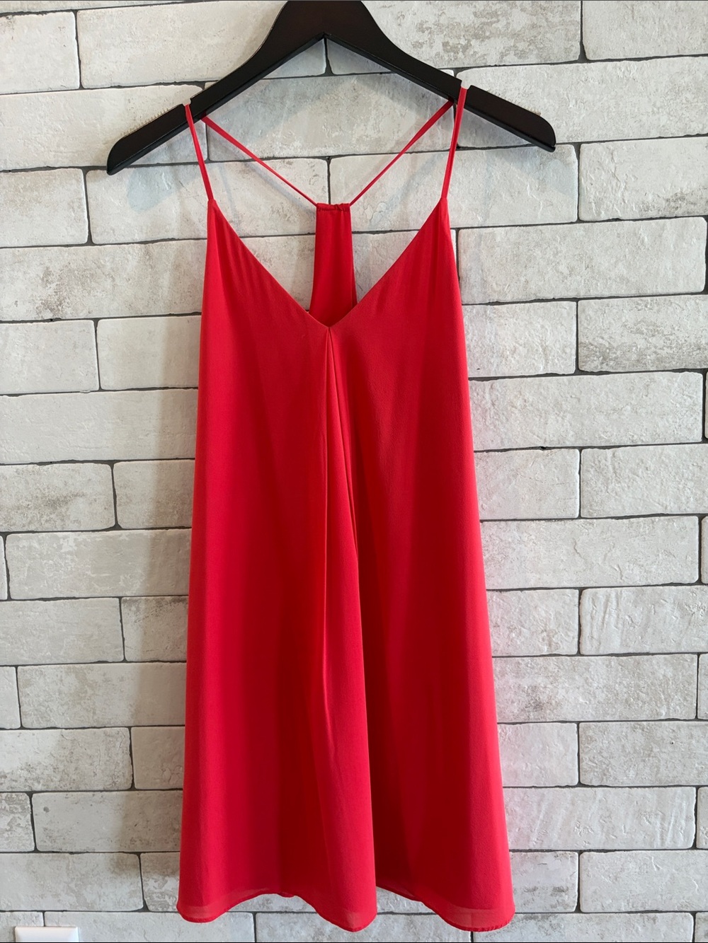Alice + Olivia Coral-Red Sleeveless V-Neck Dress with spaghetti straps
